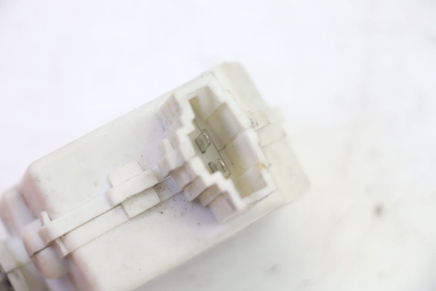 photo de MOTEUR OUVERTURE COFFRE PIAGGIO MP3 500 (2016 - 2018) - Autre angle de vue