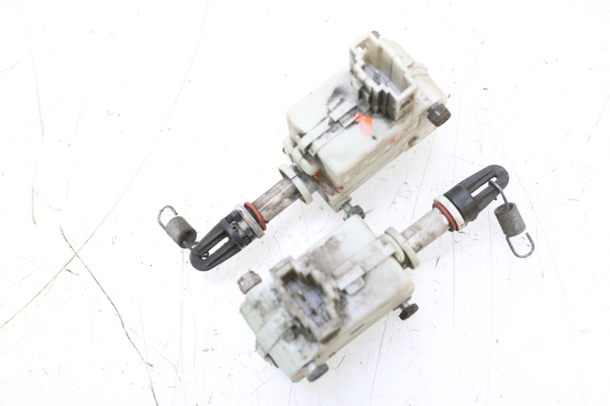 photo de MOTEUR OUVERTURE COFFRE PIAGGIO MP3 RL 250 (2006 - 2010) - Vue d’ensemble