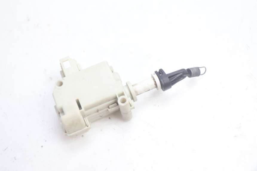 photo de MOTEUR OUVERTURE COFFRE PIAGGIO MP3 500 (2016 - 2018) - Détail de la pièce