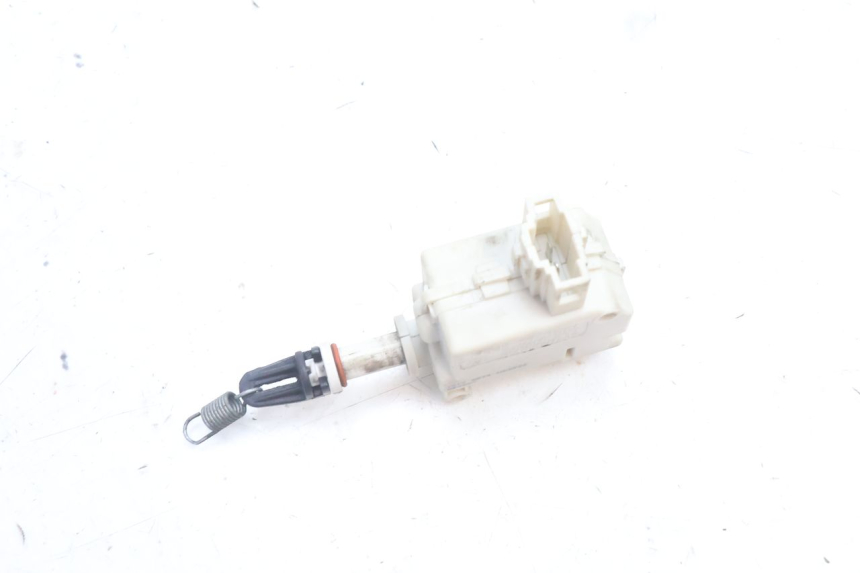 photo de MOTEUR OUVERTURE COFFRE PIAGGIO MP3 500 (2016 - 2018) - Détail de la pièce