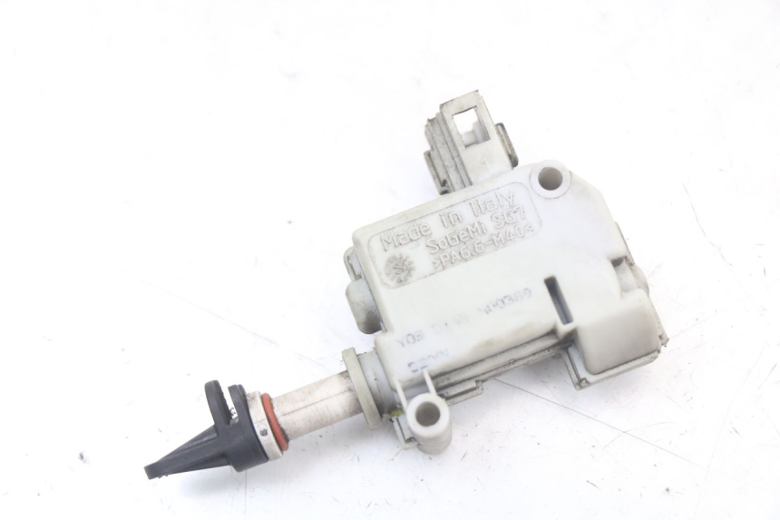 photo de MOTEUR OUVERTURE COFFRE PIAGGIO MP3 LT 400 (2007 - 2012)