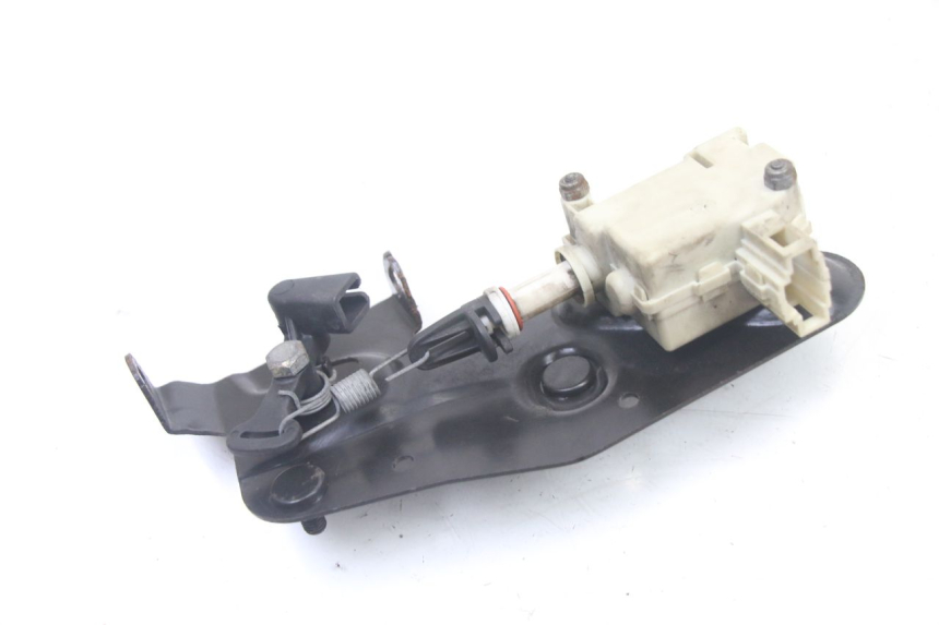 photo de MOTEUR OUVERTURE COFFRE PIAGGIO VESPA GRANTURISMO 125 (2003 - 2007)