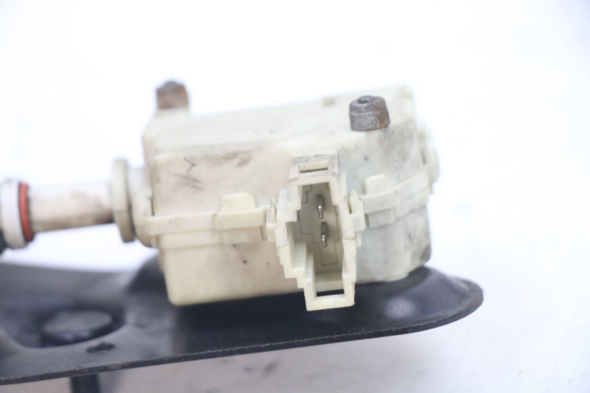 photo de MOTEUR OUVERTURE COFFRE PIAGGIO VESPA GRANTURISMO 125 (2003 - 2007)