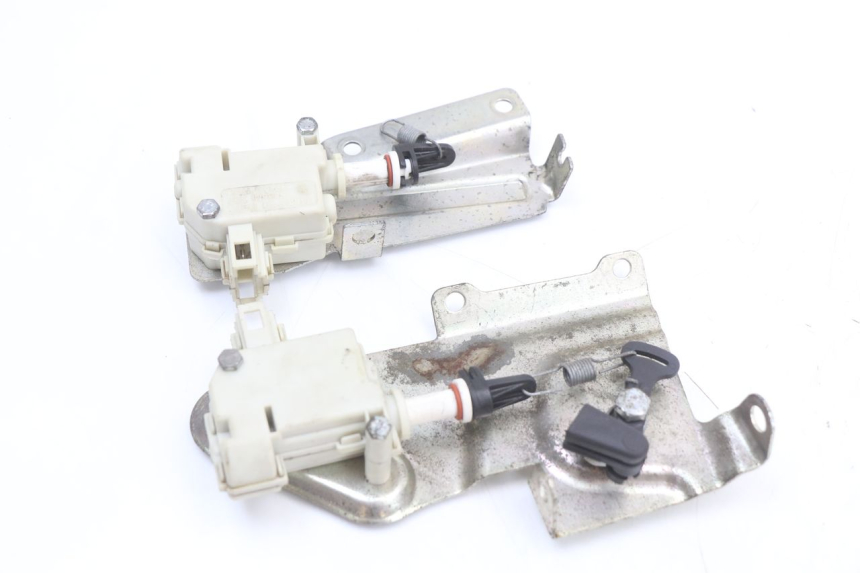 photo de MOTEUR OUVERTURE COFFRE PIAGGIO X10 125 (2012 - 2017)