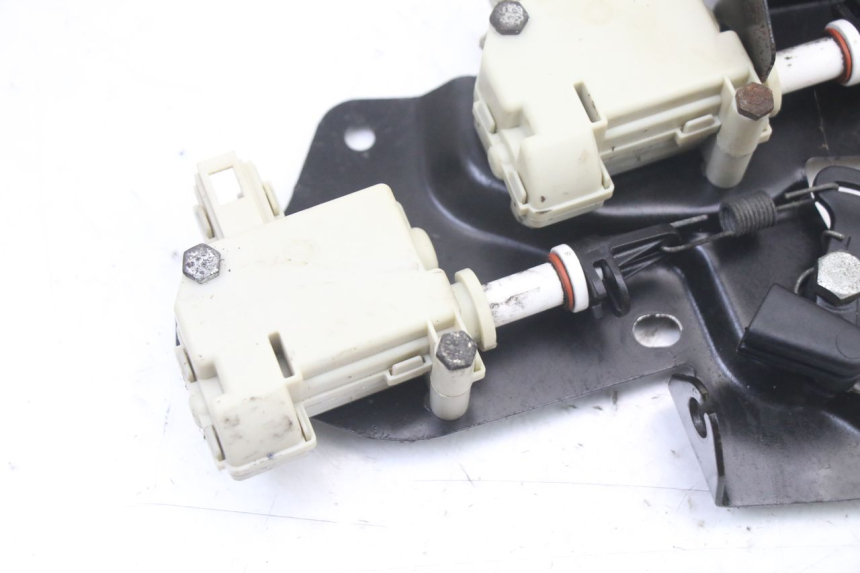 photo de MOTEUR OUVERTURE COFFRE PIAGGIO XEVO - X EVO 125 (2007 - 2016)