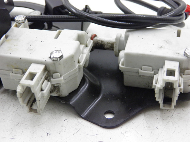 photo de MOTEUR OUVERTURE COFFRE PIAGGIO XEVO - X EVO 125 (2010 - 2015)