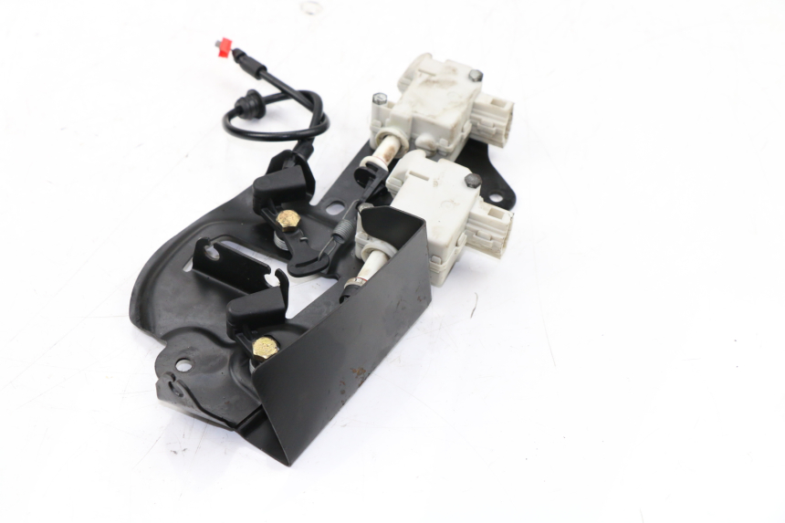 photo de MOTEUR OUVERTURE COFFRE PIAGGIO XEVO - X EVO 125 (2007 - 2016)