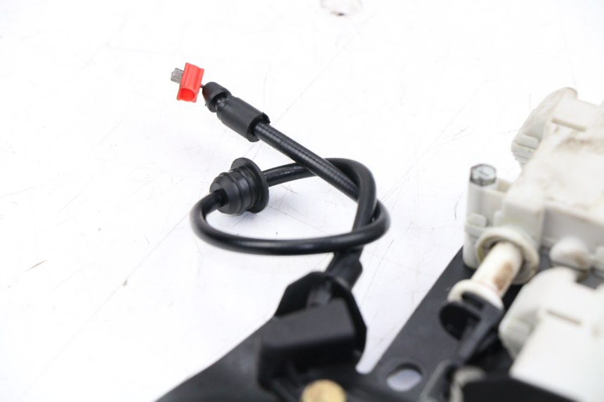 photo de MOTEUR OUVERTURE COFFRE PIAGGIO XEVO - X EVO 125 (2007 - 2016)
