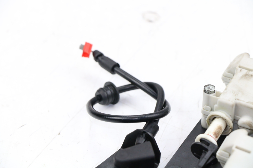 photo de MOTEUR OUVERTURE COFFRE PIAGGIO XEVO - X EVO 125 (2007 - 2016)