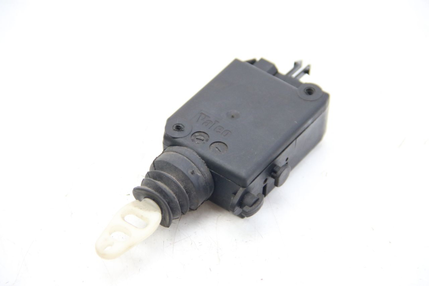 photo de MOTEUR OUVERTURE COFFRE PEUGEOT SATELIS COMPRESSOR K15 125 (2006 - 2009)