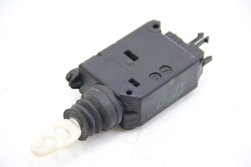 photo de MOTEUR OUVERTURE COFFRE PEUGEOT SATELIS COMPRESSOR K15 125 (2006 - 2009)