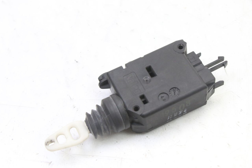 photo de MOTEUR OUVERTURE COFFRE PEUGEOT SATELIS COMPRESSOR K15 125 (2006 - 2009)