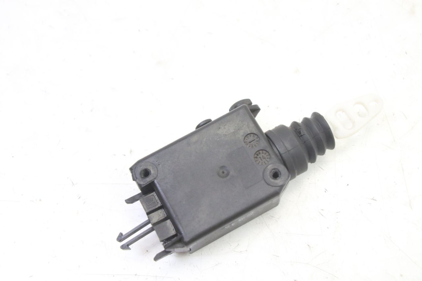 photo de MOTEUR OUVERTURE COFFRE PEUGEOT SATELIS 125 (2013 - 2018)