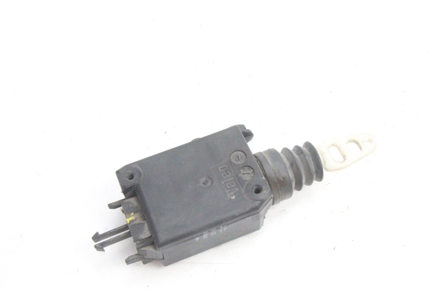 photo de MOTEUR OUVERTURE COFFRE PEUGEOT SATELIS 125 (2006 - 2009) - Vue principale