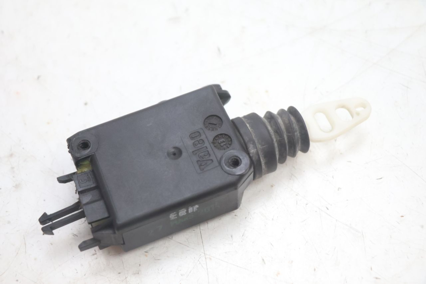 photo de MOTEUR OUVERTURE COFFRE PEUGEOT SATELIS 125 (2013 - 2018) - Zoom état d’usage