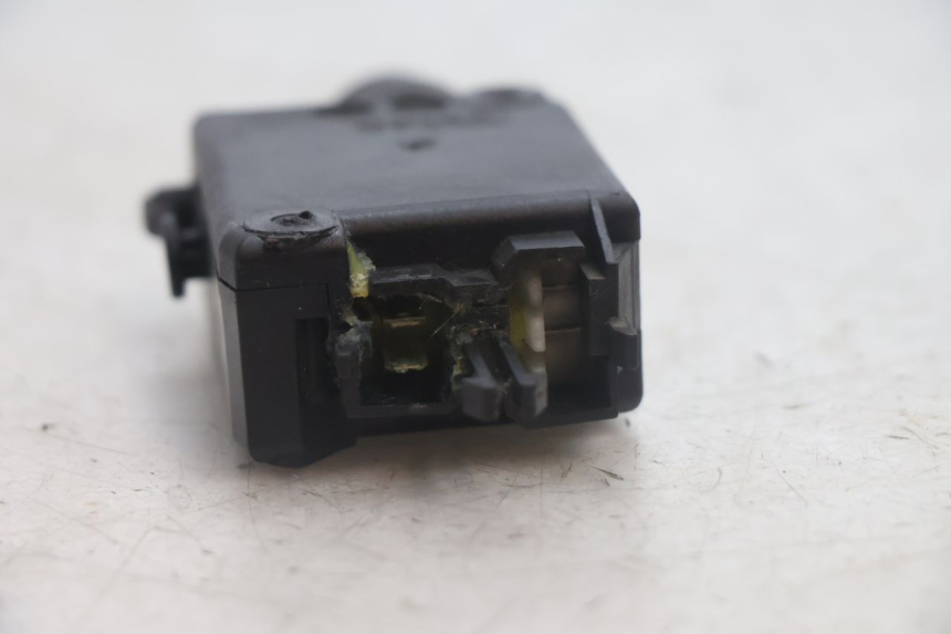 photo de MOTEUR OUVERTURE COFFRE PEUGEOT SATELIS 125 (2013 - 2018) - Autre angle de vue
