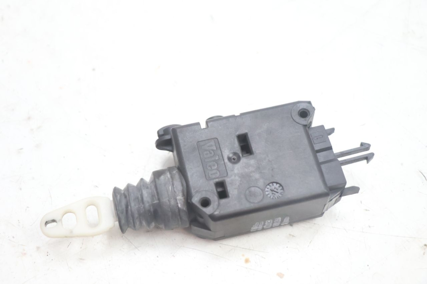 photo de MOTEUR OUVERTURE COFFRE PEUGEOT SATELIS 125 (2013 - 2018) - Vue principale