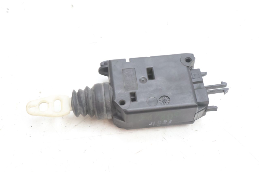 photo de MOTEUR OUVERTURE COFFRE PEUGEOT SATELIS 125 (2006 - 2009) - Vue principale