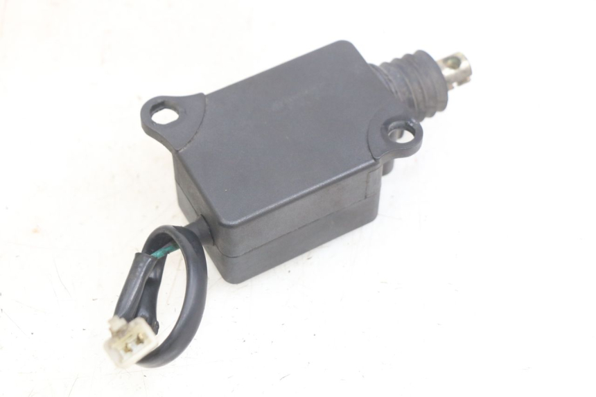 photo de MOTEUR OUVERTURE COFFRE SYM GTS EFI 125 (2012 - 2016)