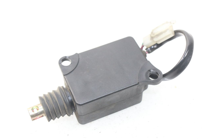photo de MOTEUR OUVERTURE COFFRE SYM GTS EFI ABS 125 (2012 - 2016)