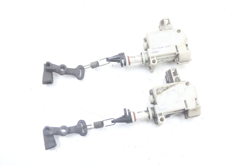 photo de MOTEUR OUVERTURE COFFRE PIAGGIO XEVO - X EVO 125 (2007 - 2016) - Vue principale