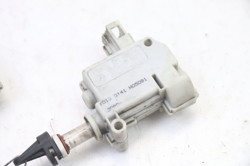 photo de MOTEUR OUVERTURE COFFRE PIAGGIO XEVO - X EVO 125 (2007 - 2016)