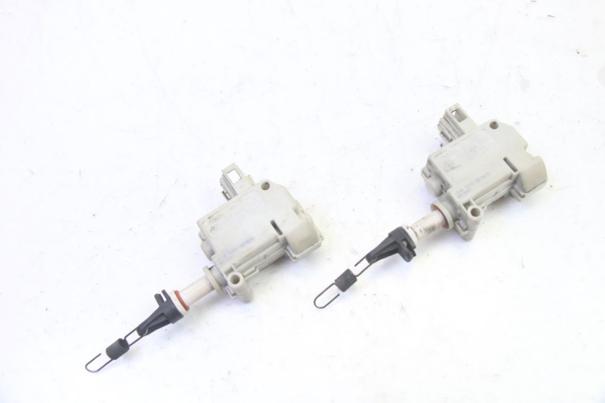 photo de MOTEUR OUVERTURE COFFRE PIAGGIO XEVO - X EVO 125 (2007 - 2016)