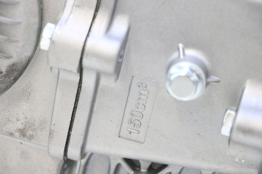 photo de MOTEUR APOLLO RFZ 150 - Angle alternatif