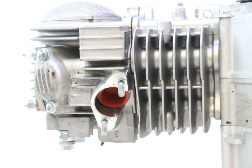 photo de MOTEUR APOLLO RFZ 150 - Autre angle de vue