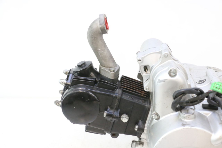 photo de MOTEUR YAMASAKI ROADSTER 50 (2013 - 2018) - Angle alternatif
