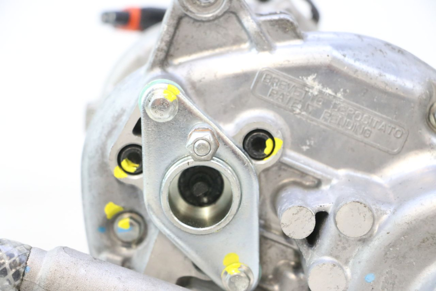 photo de MOTEUR ROLL LOCK PIAGGIO MP3 HPE 530 (2022 - 2026) - Angle alternatif