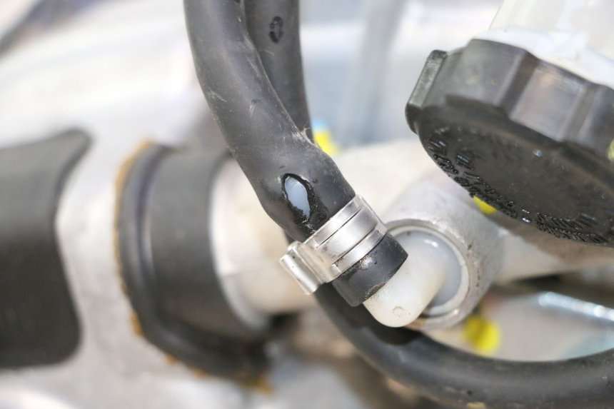 photo de MOTEUR ROLL LOCK PIAGGIO MP3 HPE 530 (2022 - 2026) - Gros plan technique