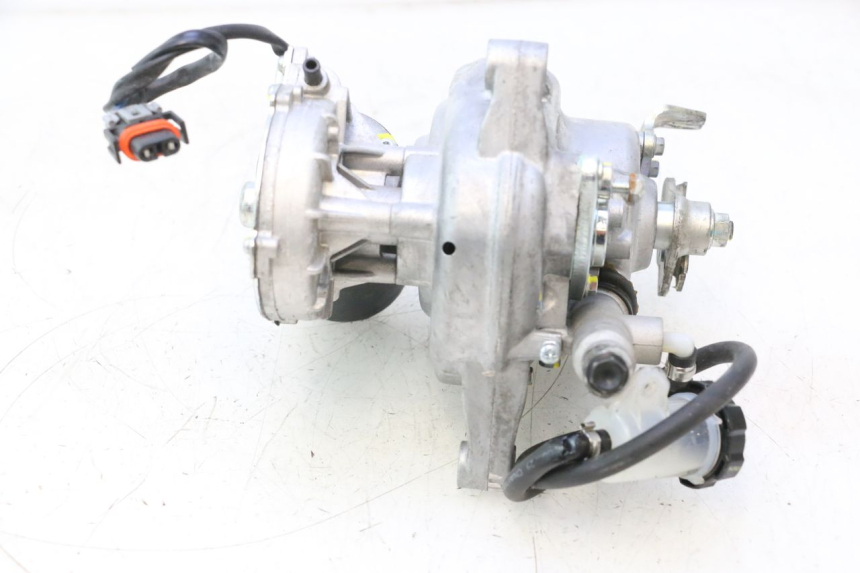 photo de MOTEUR ROLL LOCK PIAGGIO MP3 HPE 530 (2022 - 2026) - Marquages et références