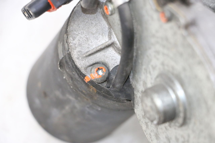 photo de MOTEUR ROLL LOCK PIAGGIO MP3 LT 300 (2010 - 2016) - Vue rapprochée