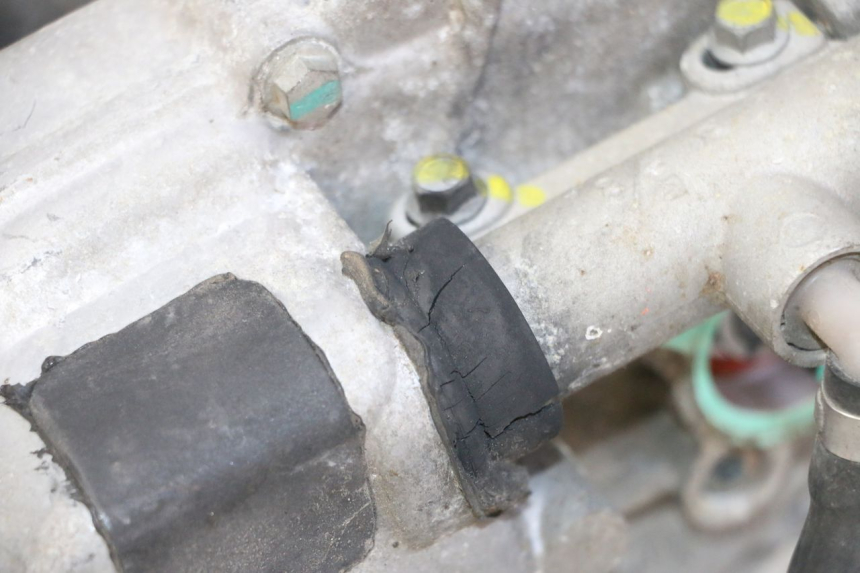 photo de MOTEUR ROLL LOCK PIAGGIO MP3 LT 300 (2010 - 2016) - Gros plan technique