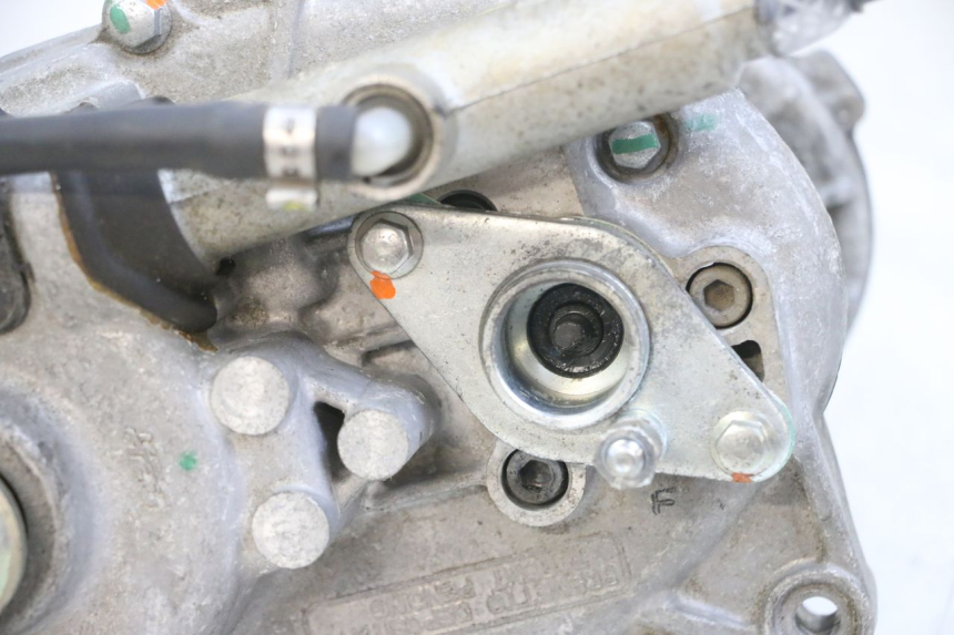 photo de MOTEUR ROLL LOCK PIAGGIO MP3 500 (2016 - 2018) - Vue rapprochée