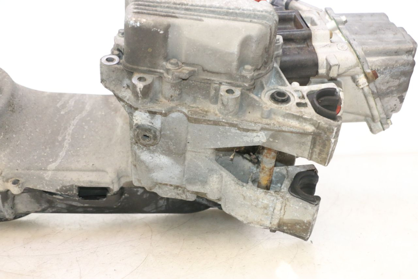 photo de MOTEUR PEUGEOT SATELIS 125 (2013 - 2018) - Autre angle de vue