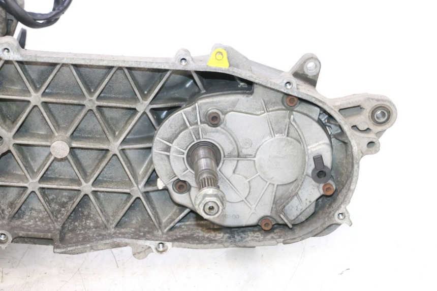 photo de MOTEUR PEUGEOT SATELIS 125 (2013 - 2018) - Autre angle de vue