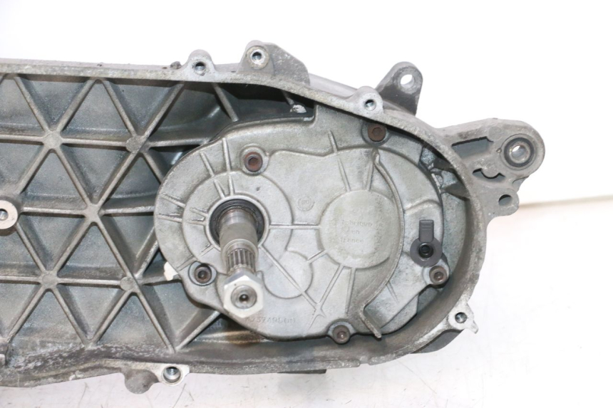 photo de MOTEUR PEUGEOT SATELIS 125 (2006 - 2009) - Gros plan technique