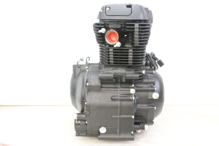 photo de MOTEUR ROYAL ENFIELD SCRAM 411 (2022 - 2024) - Vue rapprochée