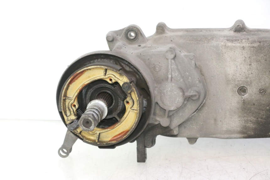 photo de MOTEUR HONDA SH 125 (2001 - 2003) - Gros plan technique