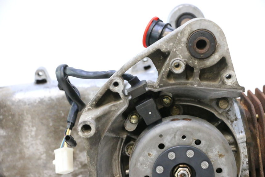 photo de MOTEUR PEUGEOT STREETZONE NAKED 2T 50 (2014 - 2018) - Inspection visuelle