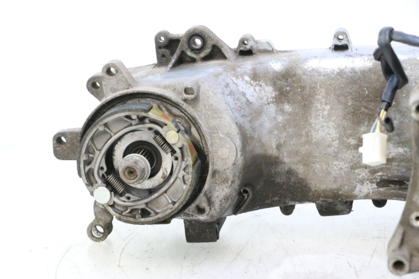 photo de MOTEUR PEUGEOT STREETZONE NAKED 2T 50 (2014 - 2018) - Angle alternatif
