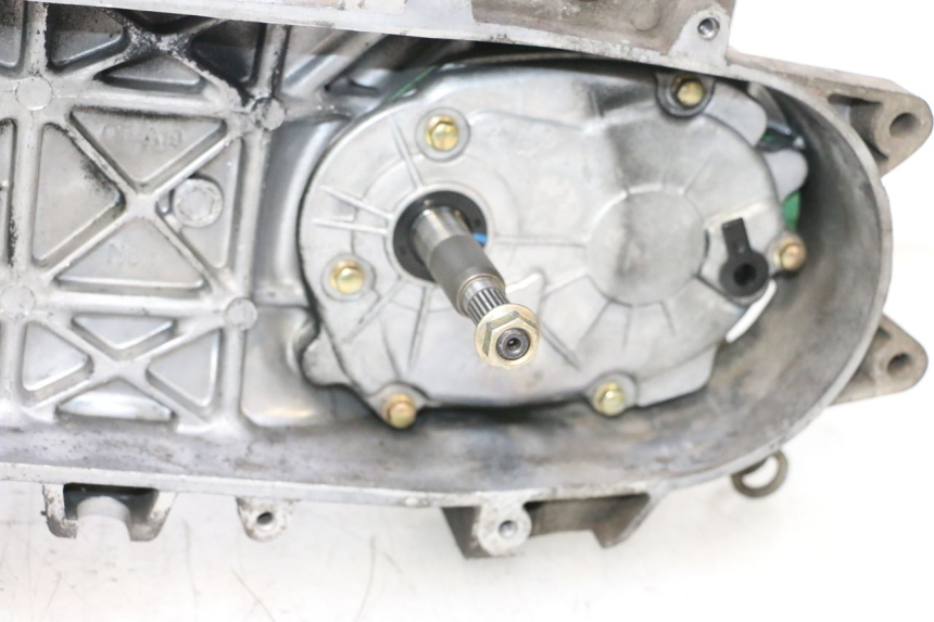 photo de MOTEUR PEUGEOT STREETZONE NAKED 2T 50 (2014 - 2018) - Autre angle de vue