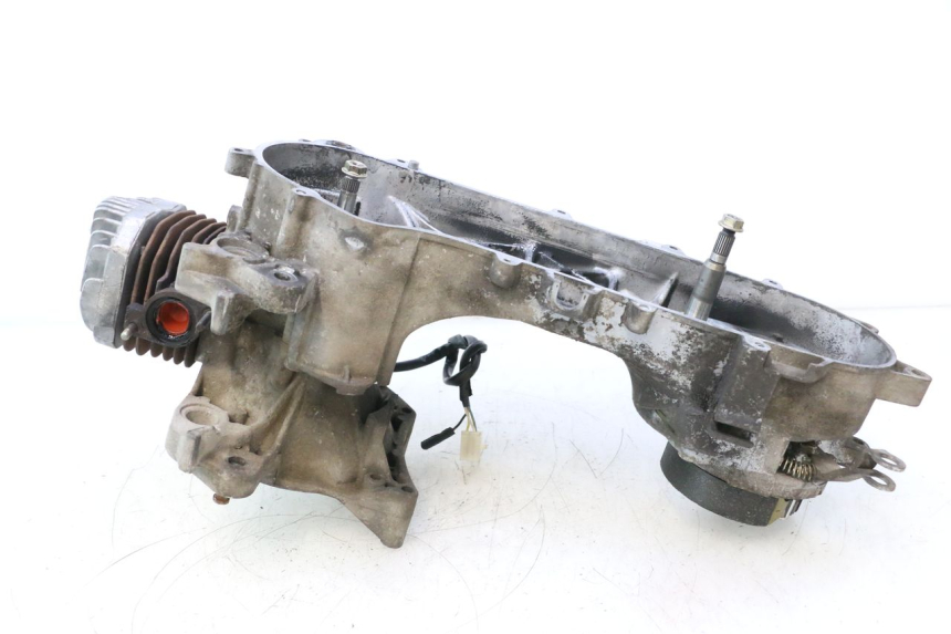 photo de MOTEUR PEUGEOT STREETZONE NAKED 2T 50 (2014 - 2018) - Vue d’ensemble