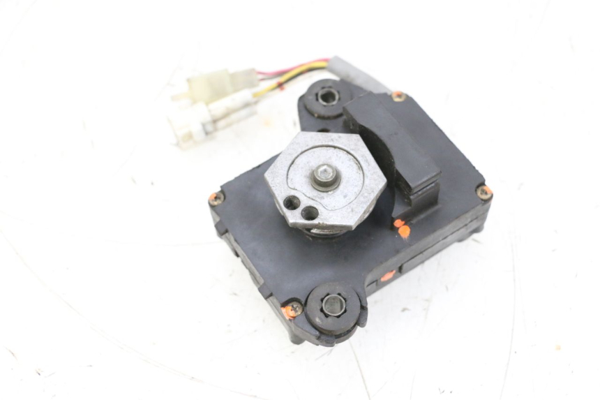 photo de MOTEUR VALVE ECHAPPEMENT SUZUKI GSXR GSX-R 1000 (2003 - 2004) - Détail de la pièce