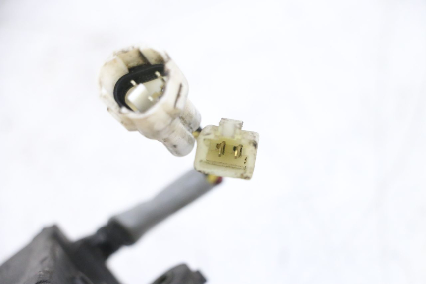 photo de MOTEUR VALVE ECHAPPEMENT SUZUKI GSXR GSX-R 1000 (2003 - 2004) - Autre angle de vue