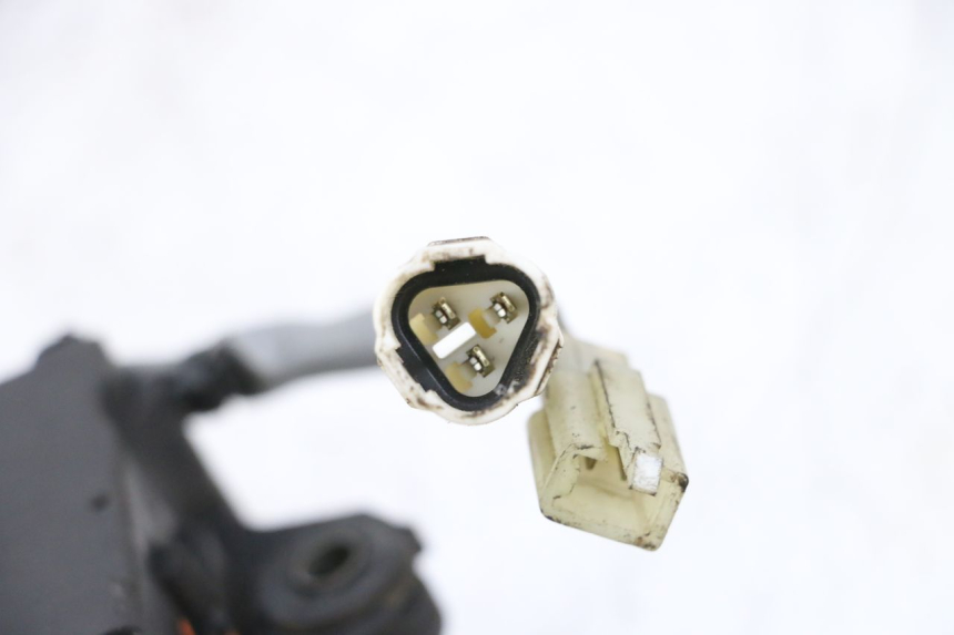 photo de MOTEUR VALVE ECHAPPEMENT SUZUKI GSXR GSX-R 1000 (2003 - 2004) - Gros plan technique