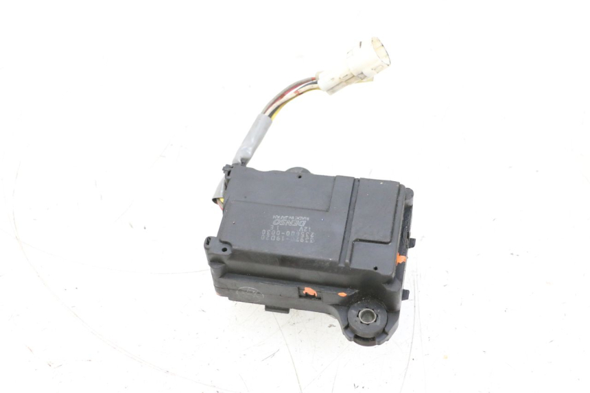 photo de MOTEUR VALVE ECHAPPEMENT SUZUKI GSXR GSX-R 1000 (2003 - 2004) - Marquages et références