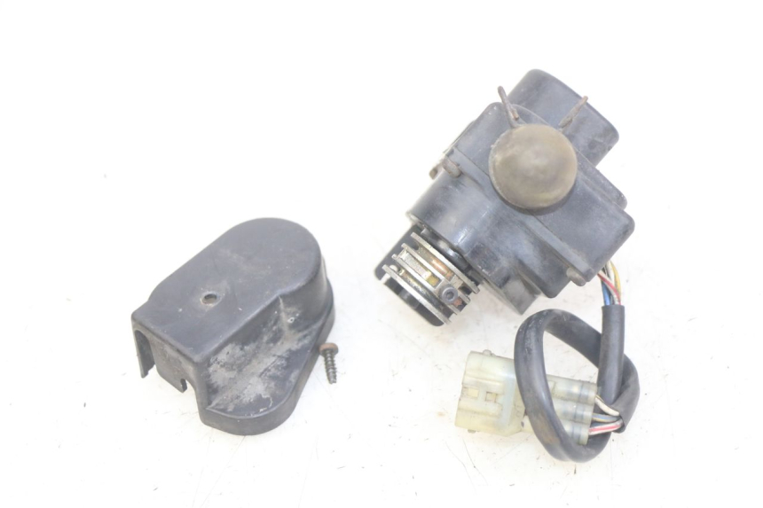 photo de VALVE D'ÉCHAPPEMENT DU MOTEUR HONDA FES PANTHEON 2T 125 (1998 - 2002)